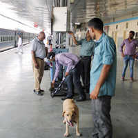 Check out our latest images of <i class="tbold">jammu police</i>