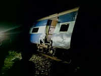 See the latest photos of <i class="tbold">level crossing</i>