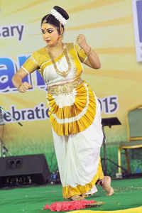 Check out our latest images of <i class="tbold">mohiniyattam</i>