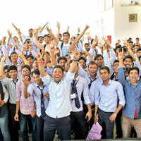 Check out our latest images of <i class="tbold">clean clear lucknow times fresh face 2012</i>