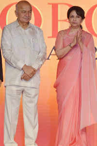 Check out our latest images of <i class="tbold">sushil kumar shinde's remark</i>
