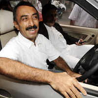 New pictures of <i class="tbold">sanjiv bhatt</i>