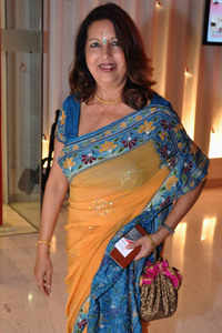 Click here to see the latest images of <i class="tbold">rita singh</i>
