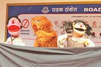 Click here to see the latest images of <i class="tbold">delhi traffic police</i>