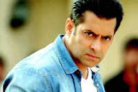 Salman Khan slaps his bodyguard?
