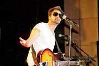 Atif Aslam forgets lyrics Of Raj Kapoor's Jeena Issi Ka Naam Hai