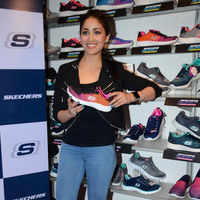 New pictures of <i class="tbold">skechers</i>