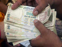 Trending photos of <i class="tbold">rupee against dollar</i> on TOI today