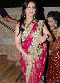 Check out our latest images of <i class="tbold">rani mukherjee wedding</i>