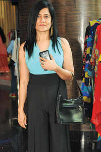 Trending photos of <i class="tbold">trunk show</i> on TOI today