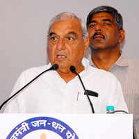 New pictures of <i class="tbold">bhupinder singh hooda</i>