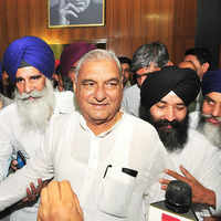 Check out our latest images of <i class="tbold">bhupinder singh hooda</i>