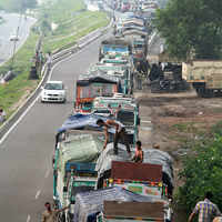 Check out our latest images of <i class="tbold">jammu srinagar national highway</i>