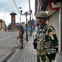 Check out our latest images of <i class="tbold">kashmir curfew</i>