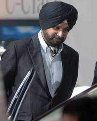 New pictures of <i class="tbold">navjot singh siddhu</i>