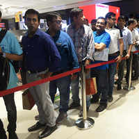 Check out our latest images of <i class="tbold">apple iphone launch date in india</i>