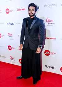 Click here to see the latest images of <i class="tbold">jacky bhagnani</i>
