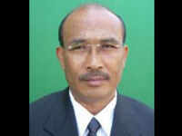 <i class="tbold">n biren singh</i>