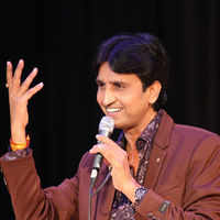 New pictures of <i class="tbold">aap leader kumar vishwas</i>