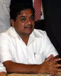New pictures of <i class="tbold">r r patil</i>