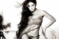 See the latest photos of <i class="tbold">veena malik nude pic</i>