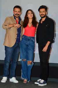 New pictures of <i class="tbold">bank chor</i>