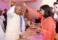 Check out our latest images of <i class="tbold">bjp dalit morcha</i>