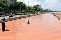 Click here to see the latest images of <i class="tbold">gujarat floods</i>
