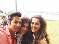 Pic: Varun Dhawan is having a ball with his ‘Judwaa 2’ co-stars Jacqueline Fernandez and Taapsee Pannu in <i class="tbold">mauritius</i>