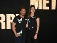 SRK-Anushka go club-hopping for 'Beech beech mein' song launch