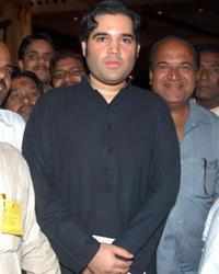 New pictures of <i class="tbold">Varun Gandhi</i>