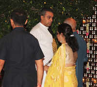 See the latest photos of <i class="tbold">milind deora</i>