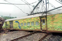 Check out our latest images of <i class="tbold">duronto express</i>