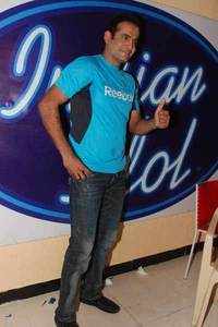 On the sets: '<i class="tbold">indian idol</i> 5'