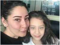 Maanayata Dutt’s <i class="tbold">selfie with daughter</i> is loaded with cuteness