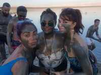 Pic: Jacqueline Fernandez enjoys a <i class="tbold">dead sea</i> spa with friends