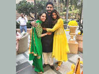 Pic: Abhishek Bachchan is all smiles with sister Shweta Nanda and cousin Anushka Rajan