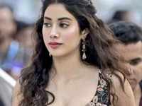 Sridevi shares an endearing picture of daughter Janhvi Kapoor