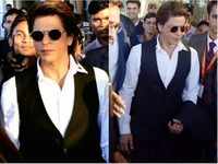 Pics: Shah Rukh Khan makes a dapper appearance at the <i class="tbold">jaipur airport</i>