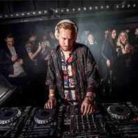 Check out our latest images of <i class="tbold">robin schulz</i>