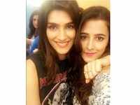 Kriti Sanon and her <i class="tbold">sister nupur sanon</i>'s candid pictures