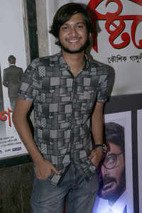 New pictures of <i class="tbold">ujaan ganguly</i>