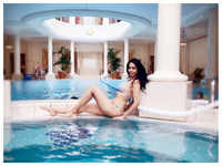 Photo: Mallika Sherawat sets the temperatures soaring in her bikini avatar