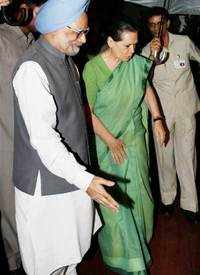New pictures of <i class="tbold">upa chairperson sonia gandhi</i>