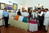 Check out our latest images of <i class="tbold">maharashtra chief minister</i>