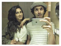 'Lucky': Abhay Mahajan and Deepti Sati calls it a wrap with a mirror selfie