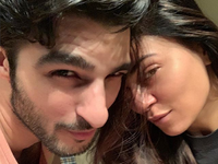 Picture: Sushmita Sen’s selfie with rumoured <i class="tbold">boyfriend rohman shawl</i> is outright adorable