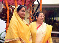 Check out our latest images of <i class="tbold">harsimrat kaur badal</i>