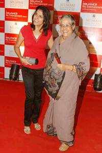 Click here to see the latest images of <i class="tbold">shobha khote</i>
