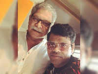 Photo: Siddharth Jadhav posts a selfie with 'The Legend' Mohan Joshi